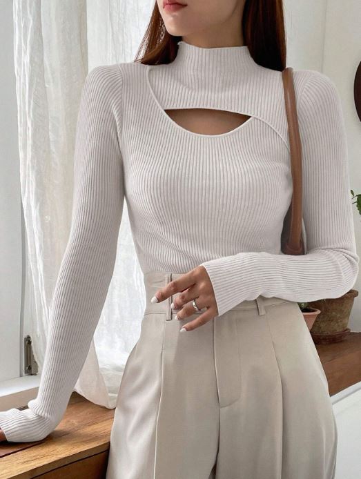 CUT OUT MOCK NECK RIBBED KNIT TEE