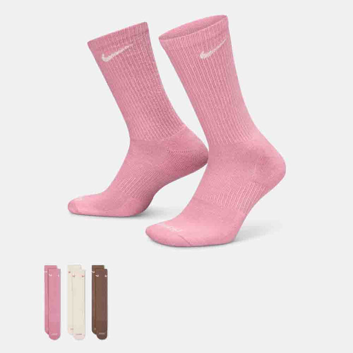 Side view of the Nike Everyday Plus Crew Socks (3 Pairs).