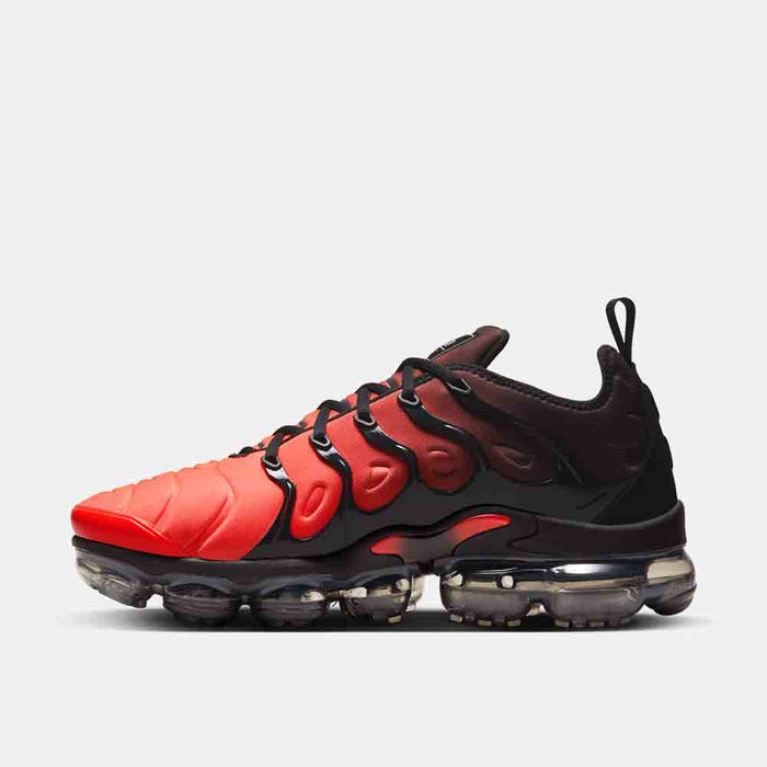 Side medial view of the Men's Nike Air VaporMax Plus.