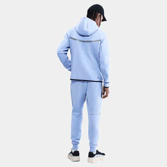Rear view of the Men's Nike Tech Fleece.