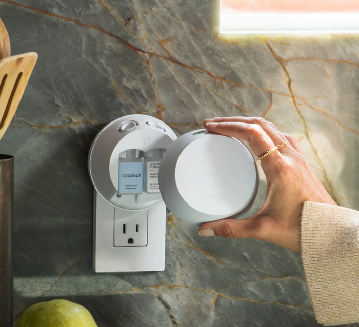 Pura 4 Smart Fragrance Diffuser - Pine & Moss