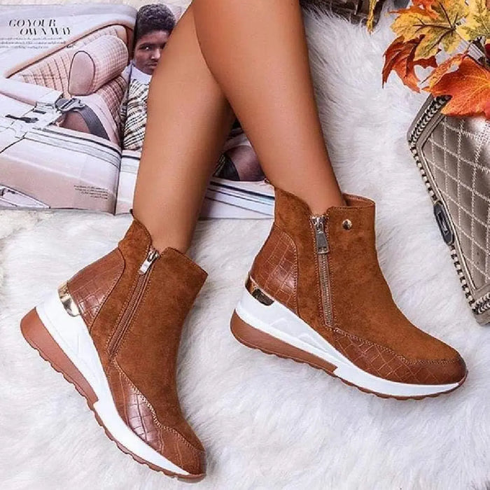 Stylish Wedge Heel Winter Boots for Women - Cushioned Comfort Bareroots Footwear