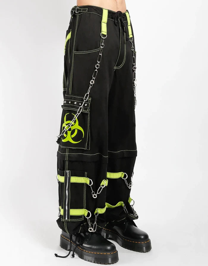 model showing side of pants