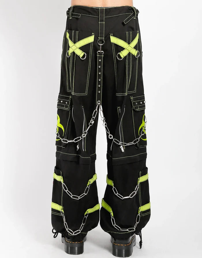model showing back of pants