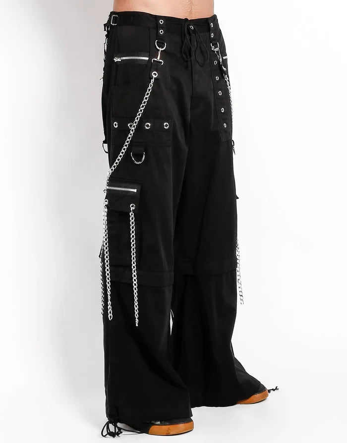 model showing side of pants