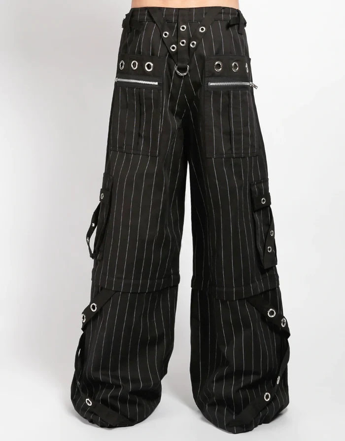 model showing back of pants
