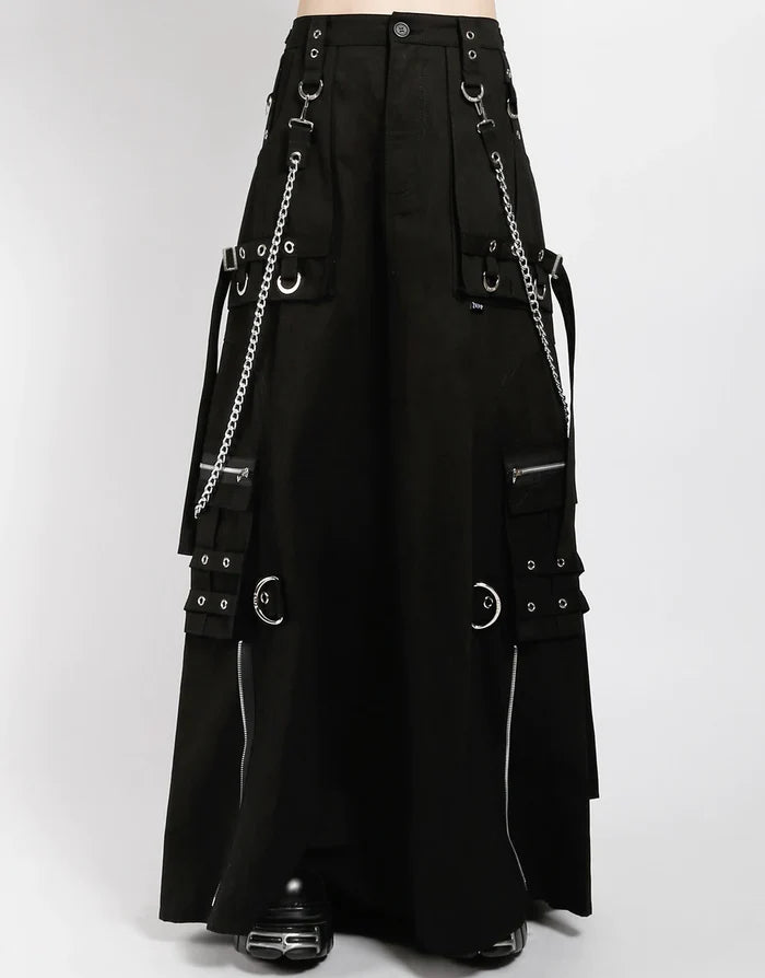 model showing front of skirt
