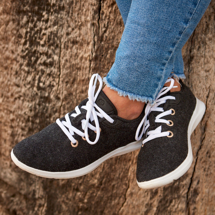 Women's Lace-Ups Black/White