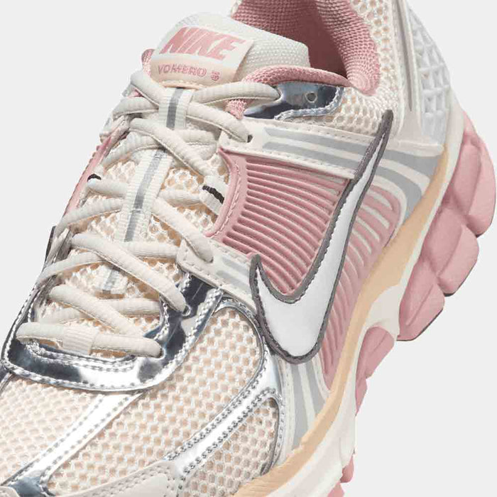Up close, front view of the Nike Women's Zoom Vomero 5.